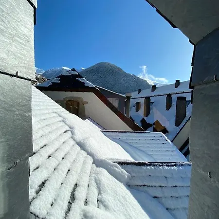 Esplendido Atico En Sallent Con Vistas 아파트 Sallent de Gállego